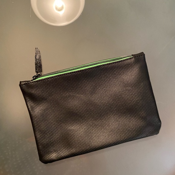 - New! Ipsy cosmetic bag - Picture 4 of 5